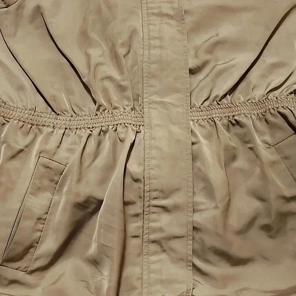 Eden Court Ruffled Collar Trench Coat with elastic around waist-size Large- NWOT - Picture 4 of 4